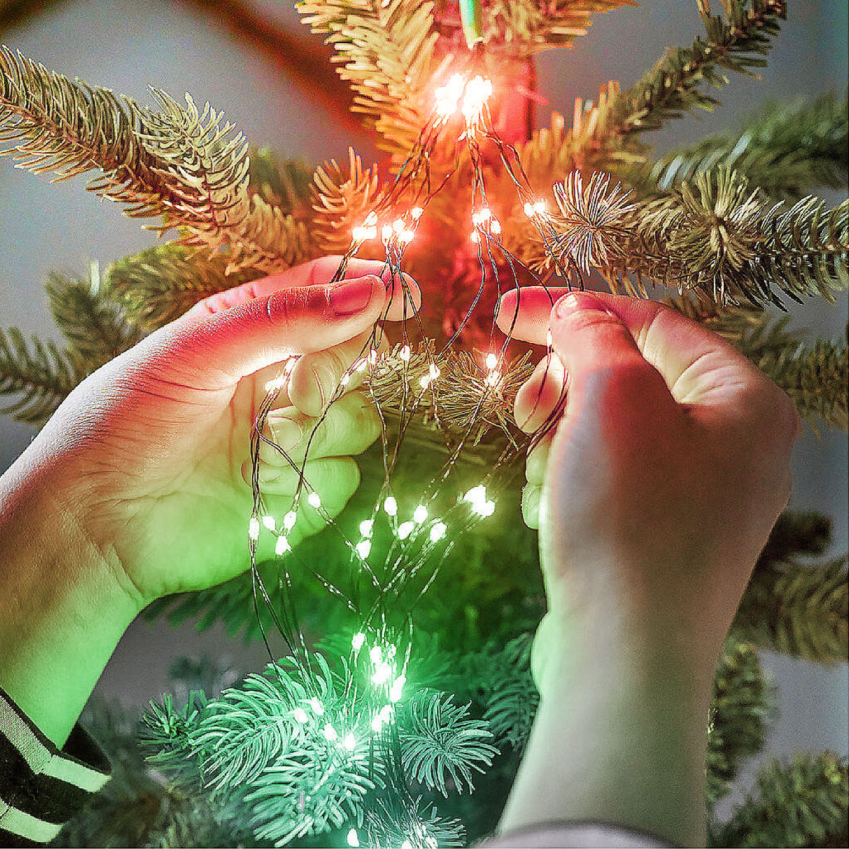 Cascada de Luces Micro LED para Árbol – 400 Luces, 1580V